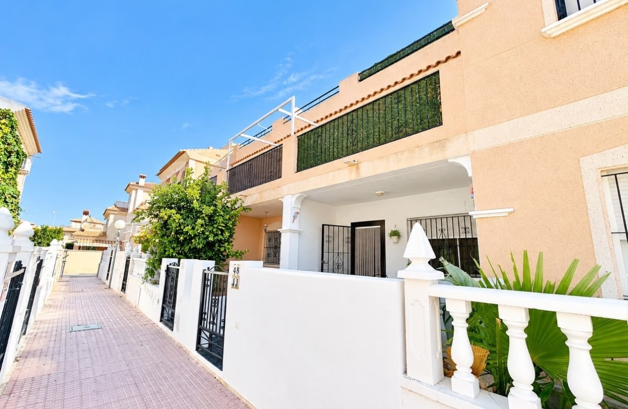 Revente - Maison de ville -
La Zenia