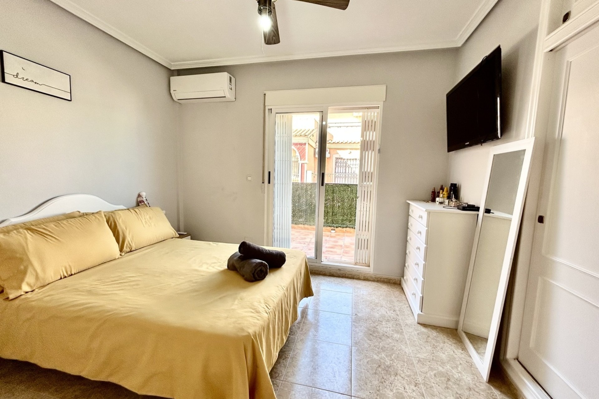 Revente - Maison de ville -
La Zenia