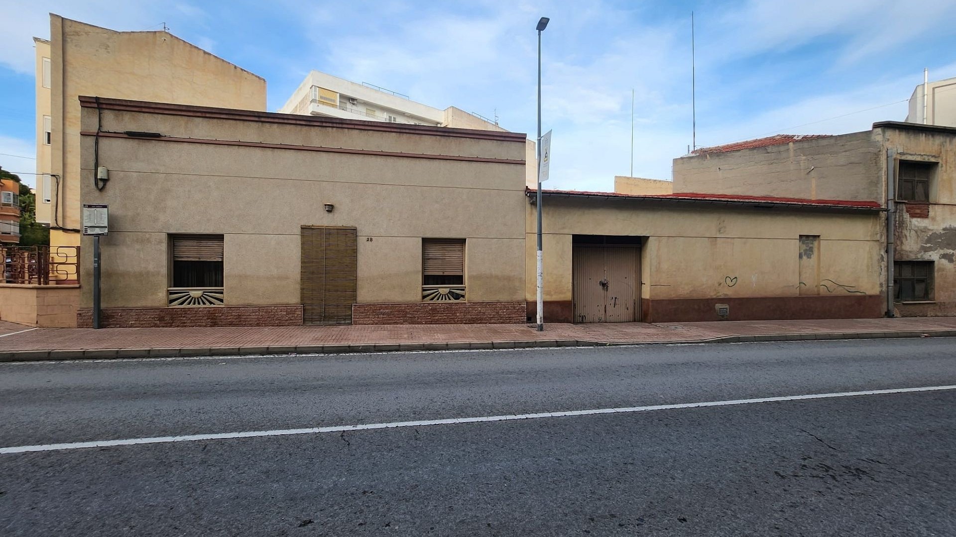 Revente - Maison de ville -
Monóvar