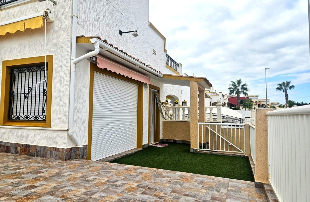 Revente - Maison de ville -
Orihuela Costa - Los Almendros-la Florida
