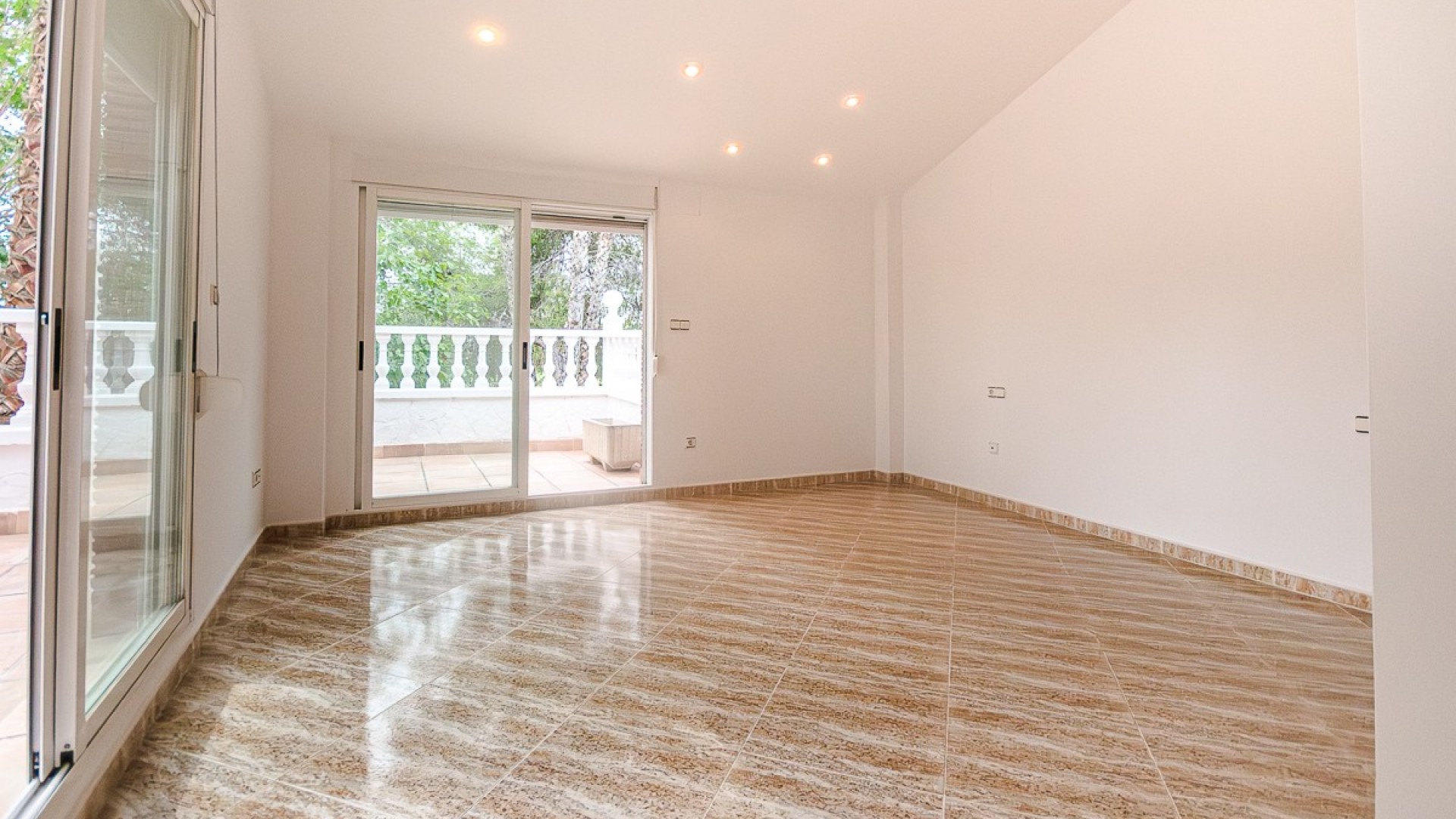 Revente - Maison de ville -
Orihuela