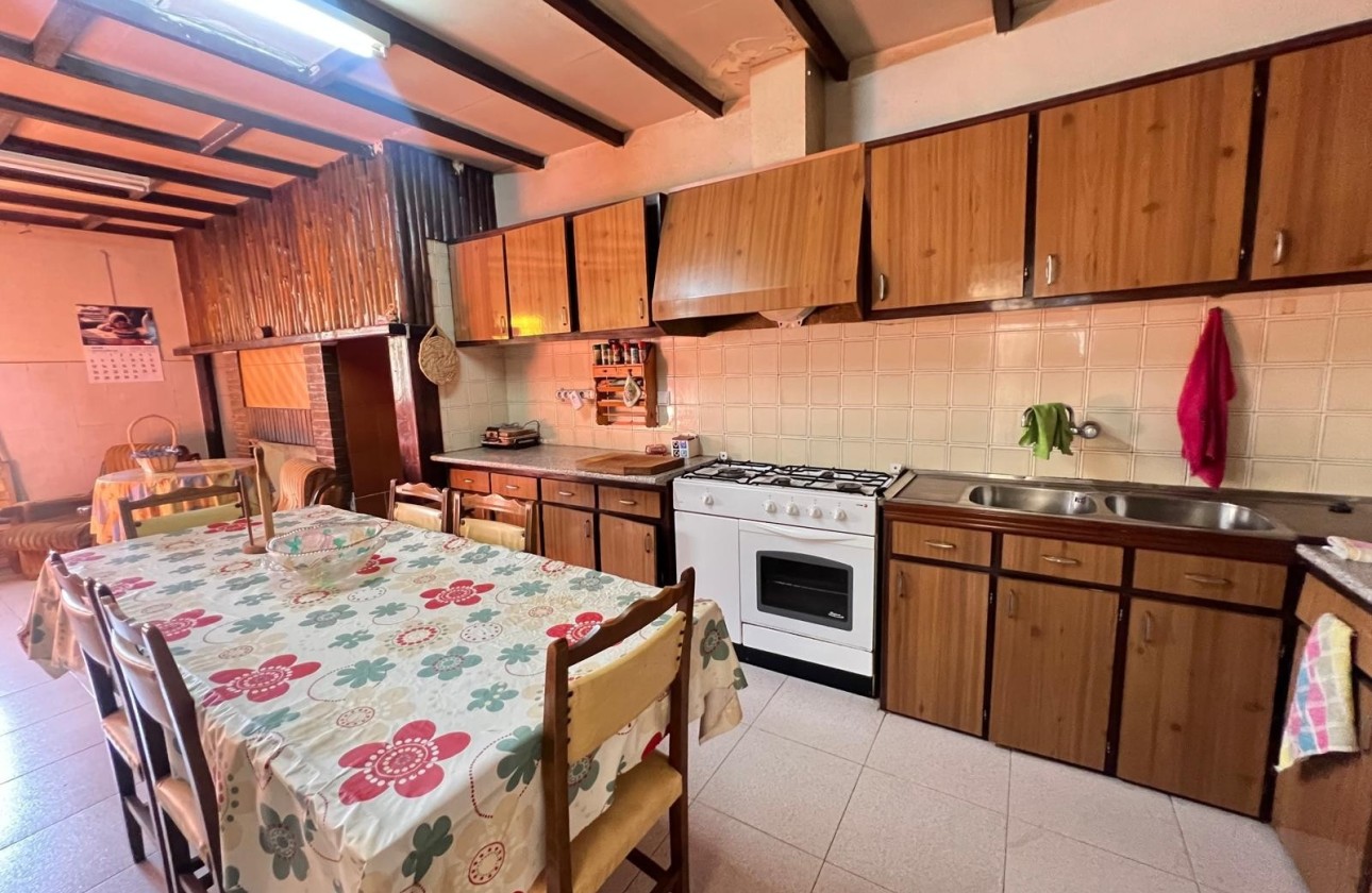 Revente - Maison de ville -
Pinoso - Inland