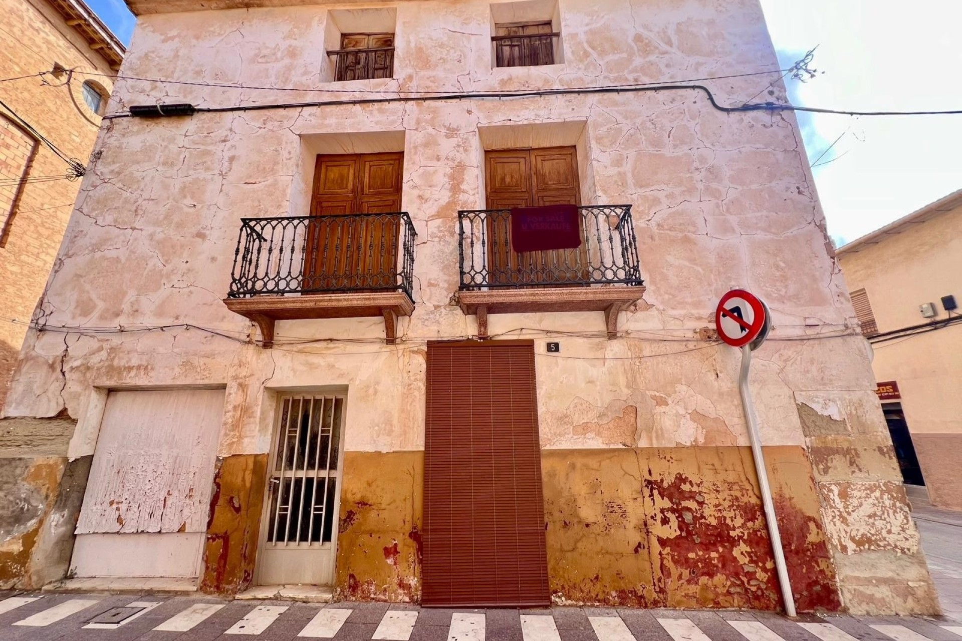 Revente - Maison de ville -
Pinoso - Inland