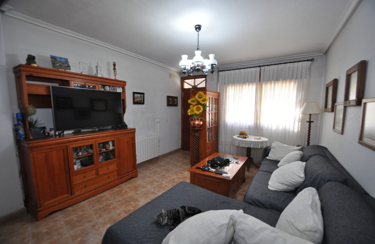 Revente - Maison de ville -
Pinoso - Inland