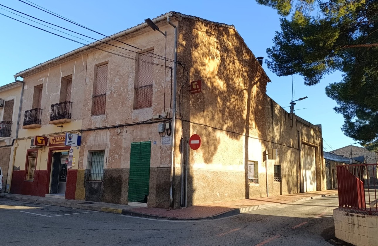 Revente - Maison de ville -
Pinoso - Inland