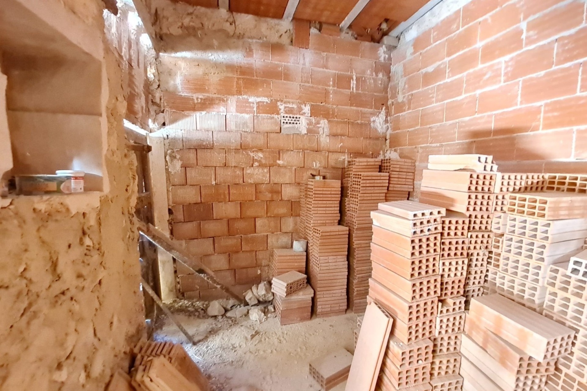 Revente - Maison de ville -
Pinoso - Inland