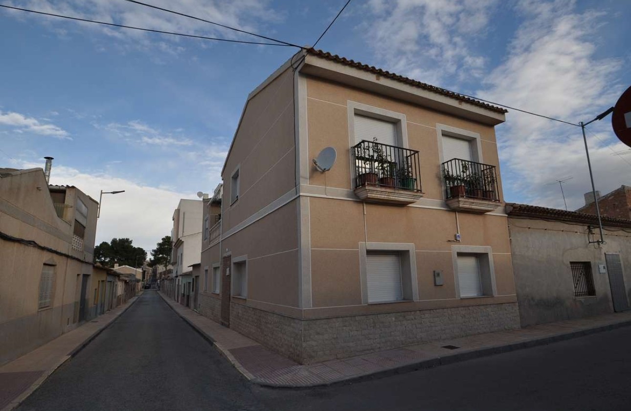 Revente - Maison de ville -
Pinoso - Inland
