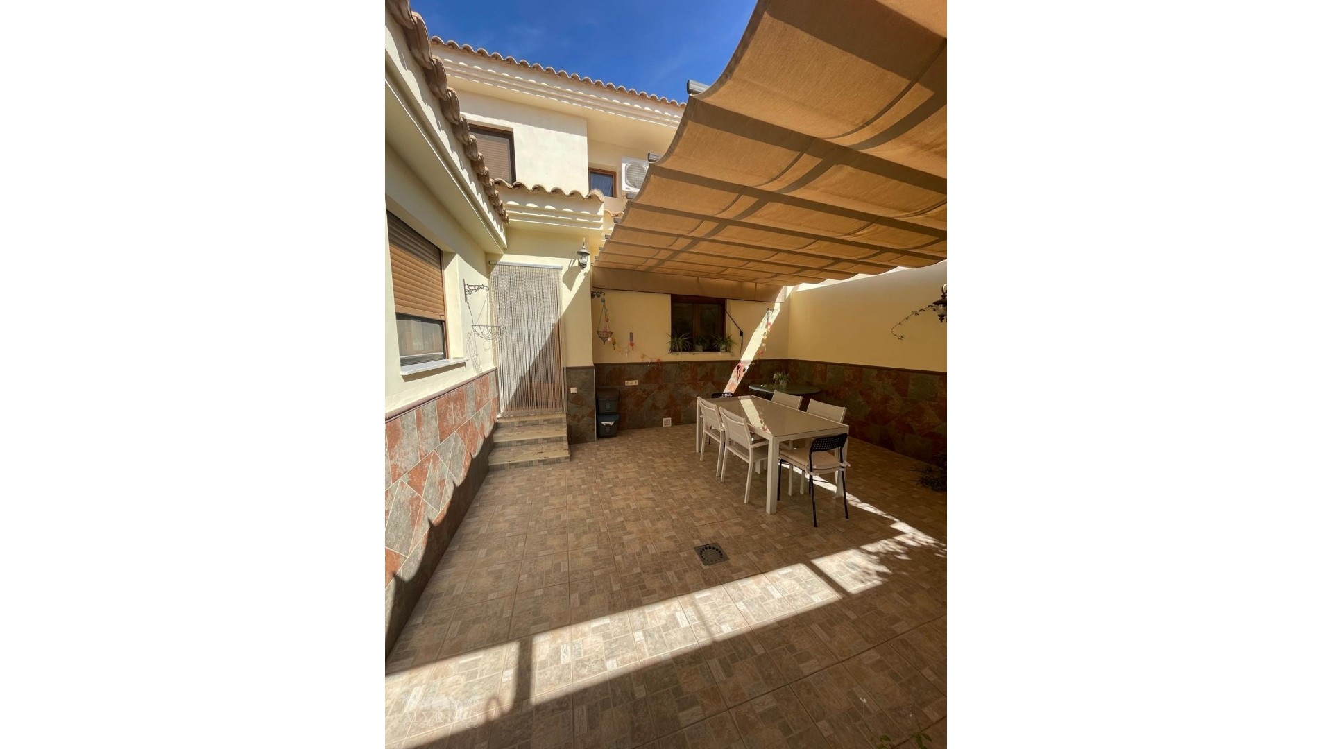 Revente - Maison de ville -
Pinoso - Pinoso Alicante