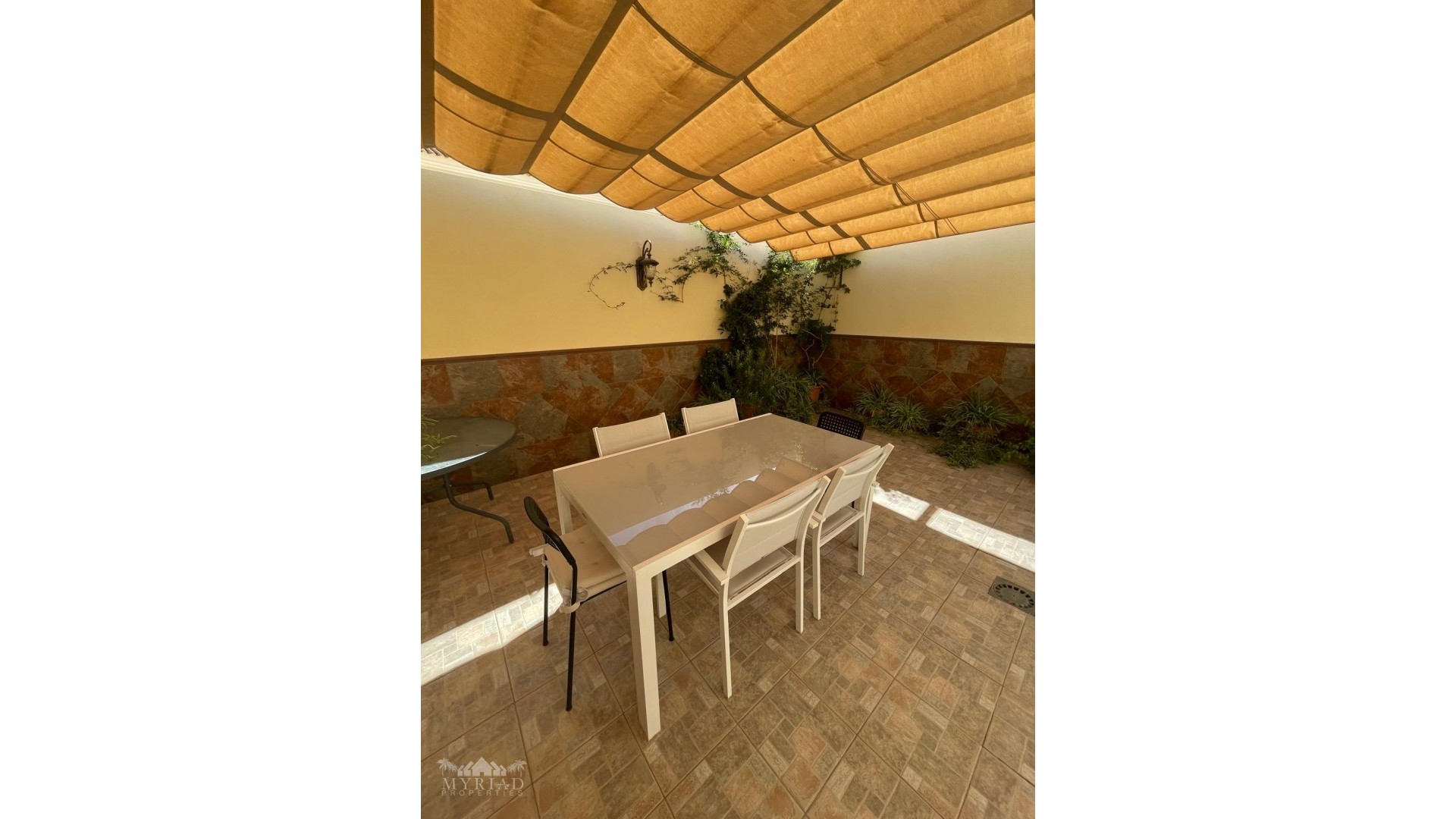 Revente - Maison de ville -
Pinoso - Pinoso Alicante