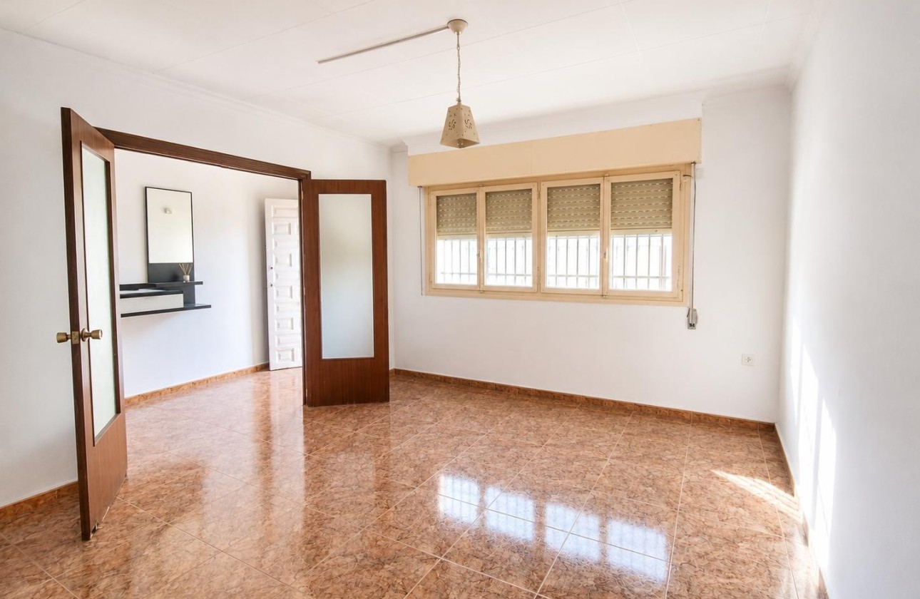 Revente - Maison de ville -
Pinoso