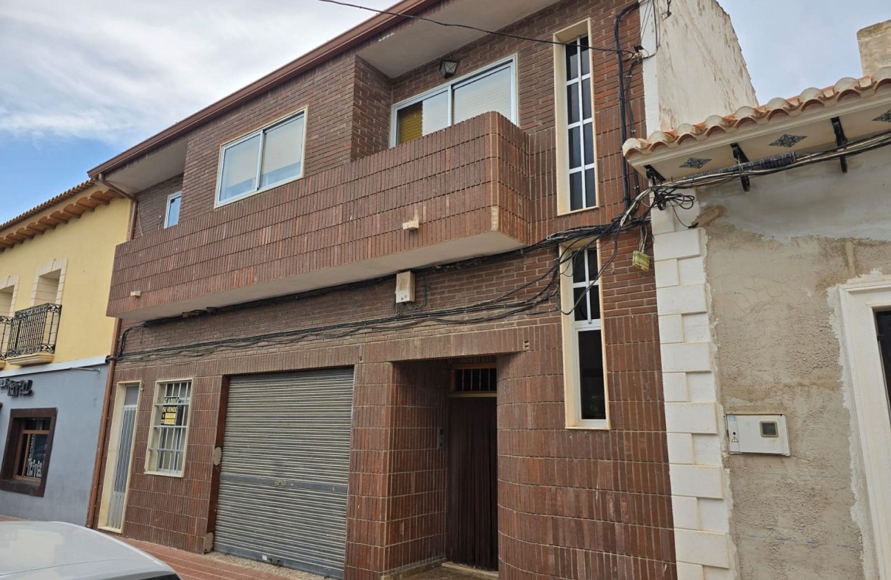 Revente - Maison de ville -
Salinas