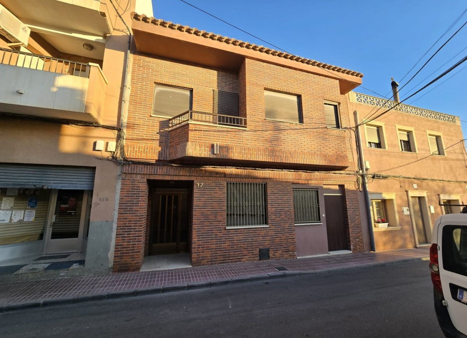 Revente - Maison de ville -
Salinas