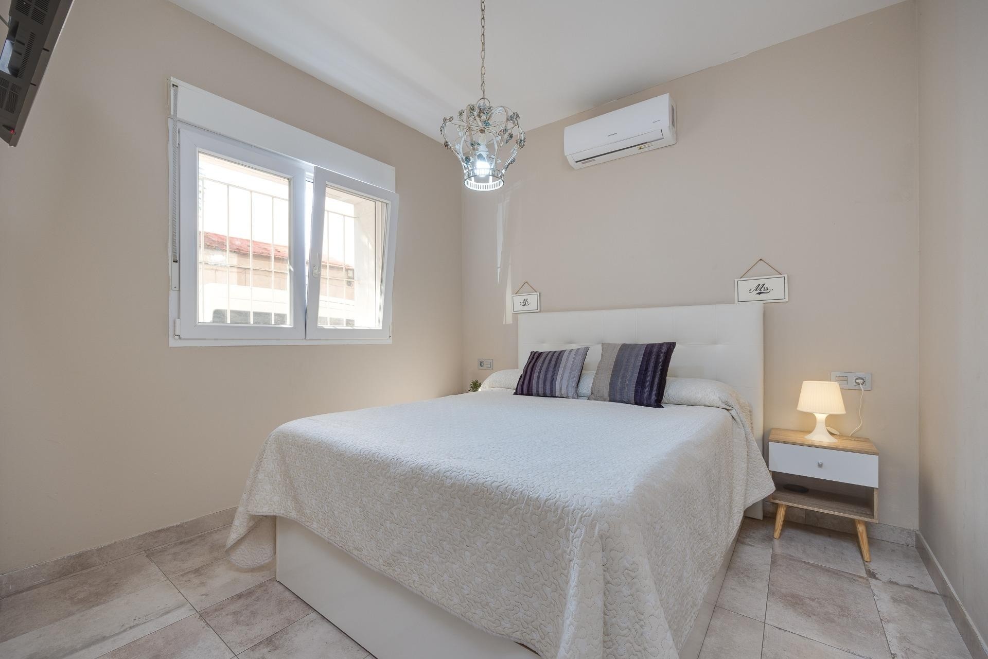 Revente - Maison de ville -
Torrevieja - Center