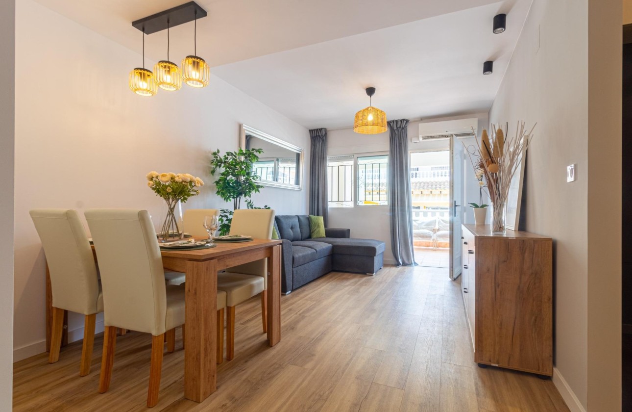 Revente - Maison de ville -
Torrevieja - Los altos