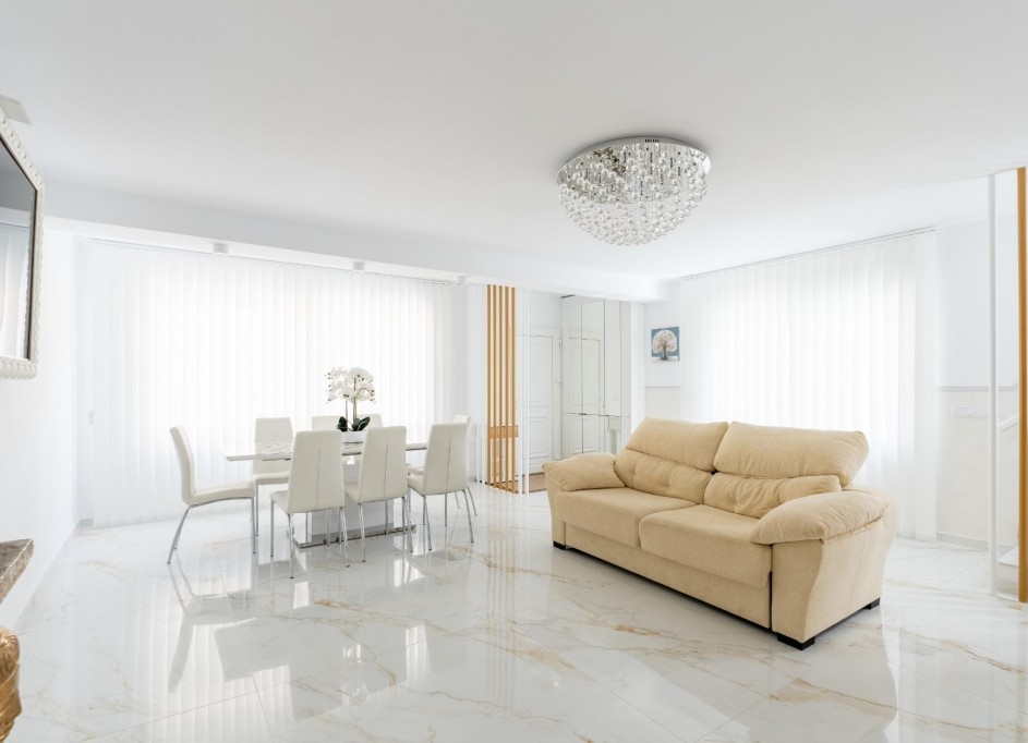 Revente - Maison de ville -
Torrevieja - Punta prima