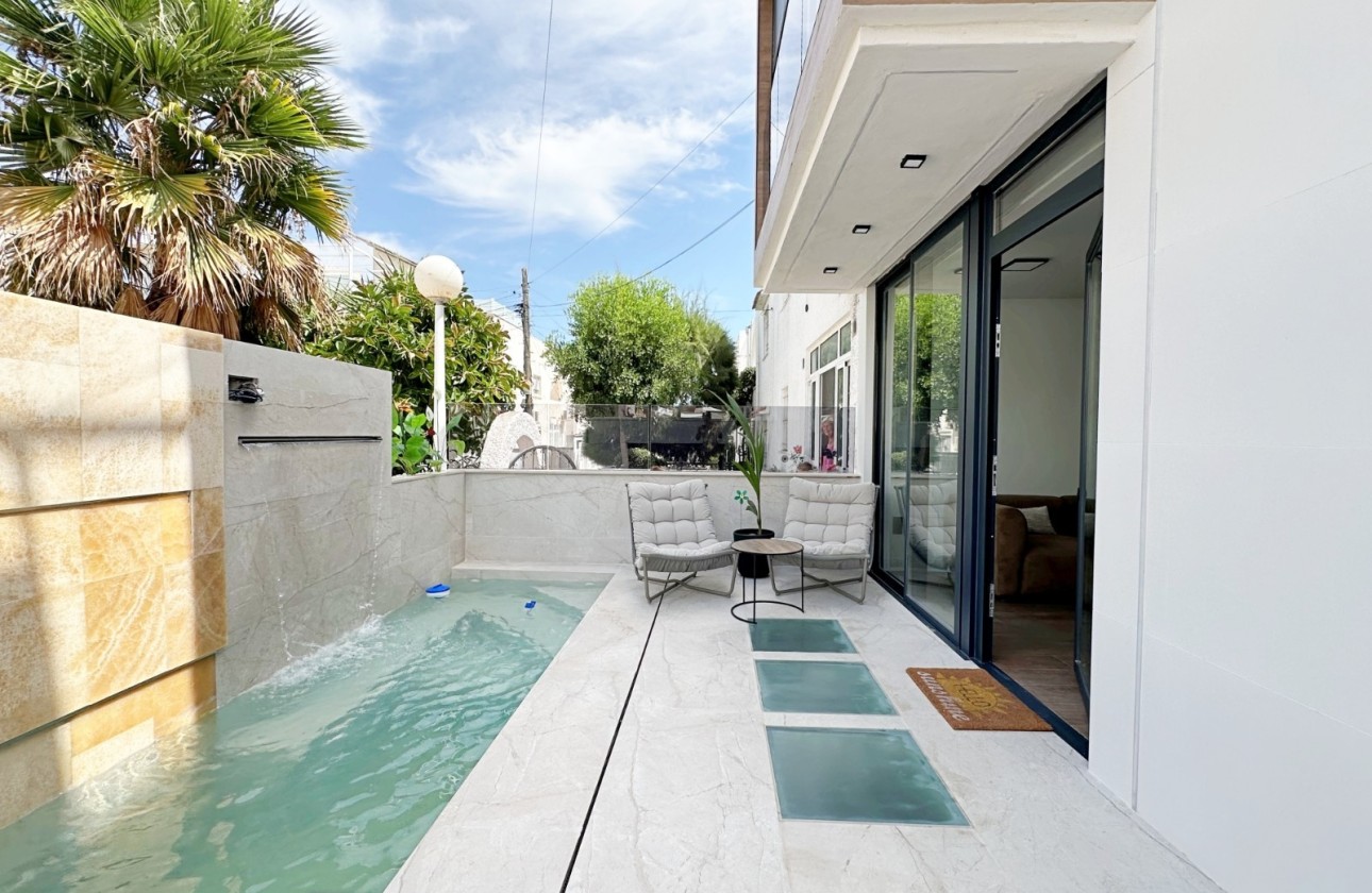 Revente - Maison de ville -
Torrevieja - Torrevieja - Aguas Nuevas