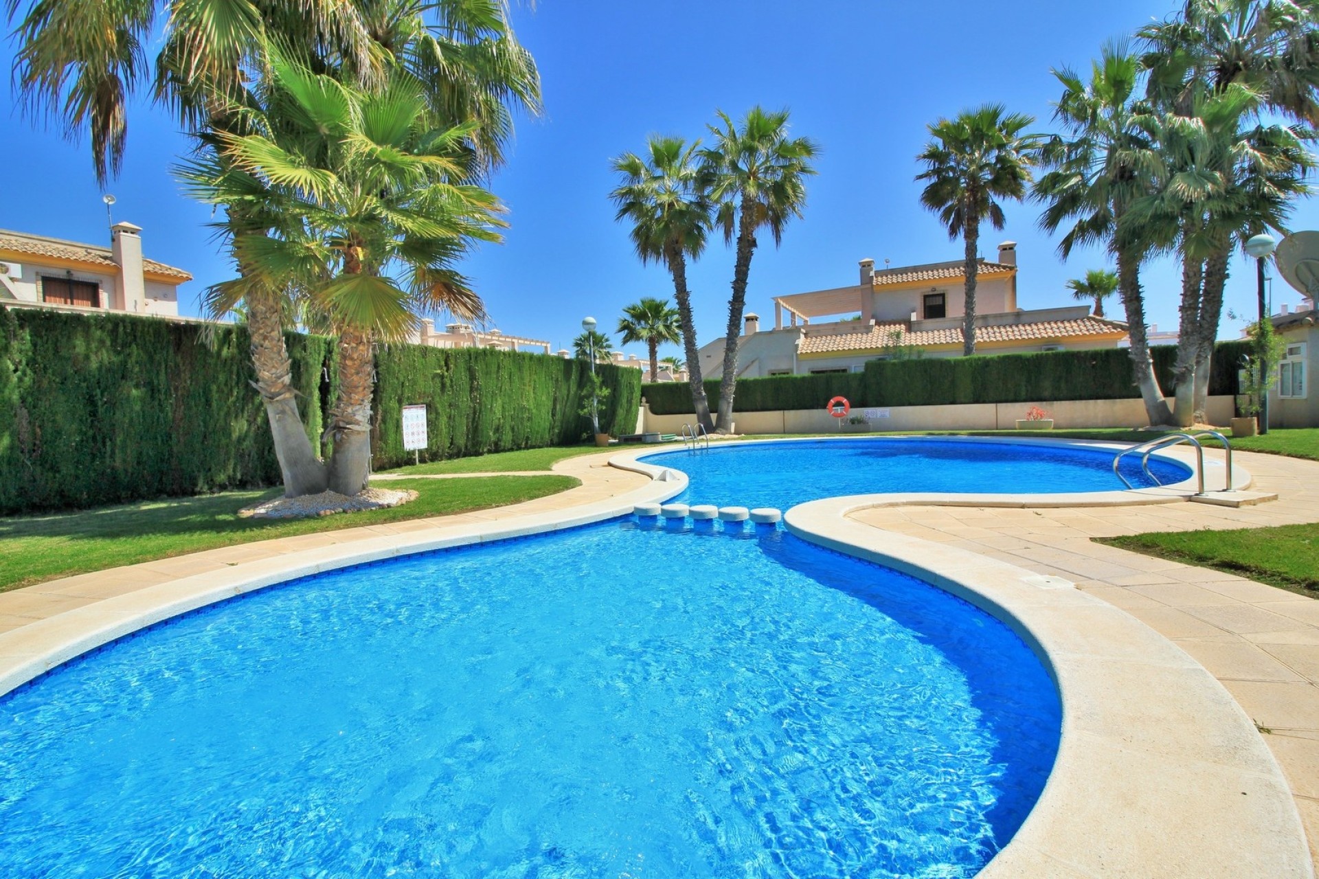 Revente - Maison de ville -
Villamartín - PAU 8