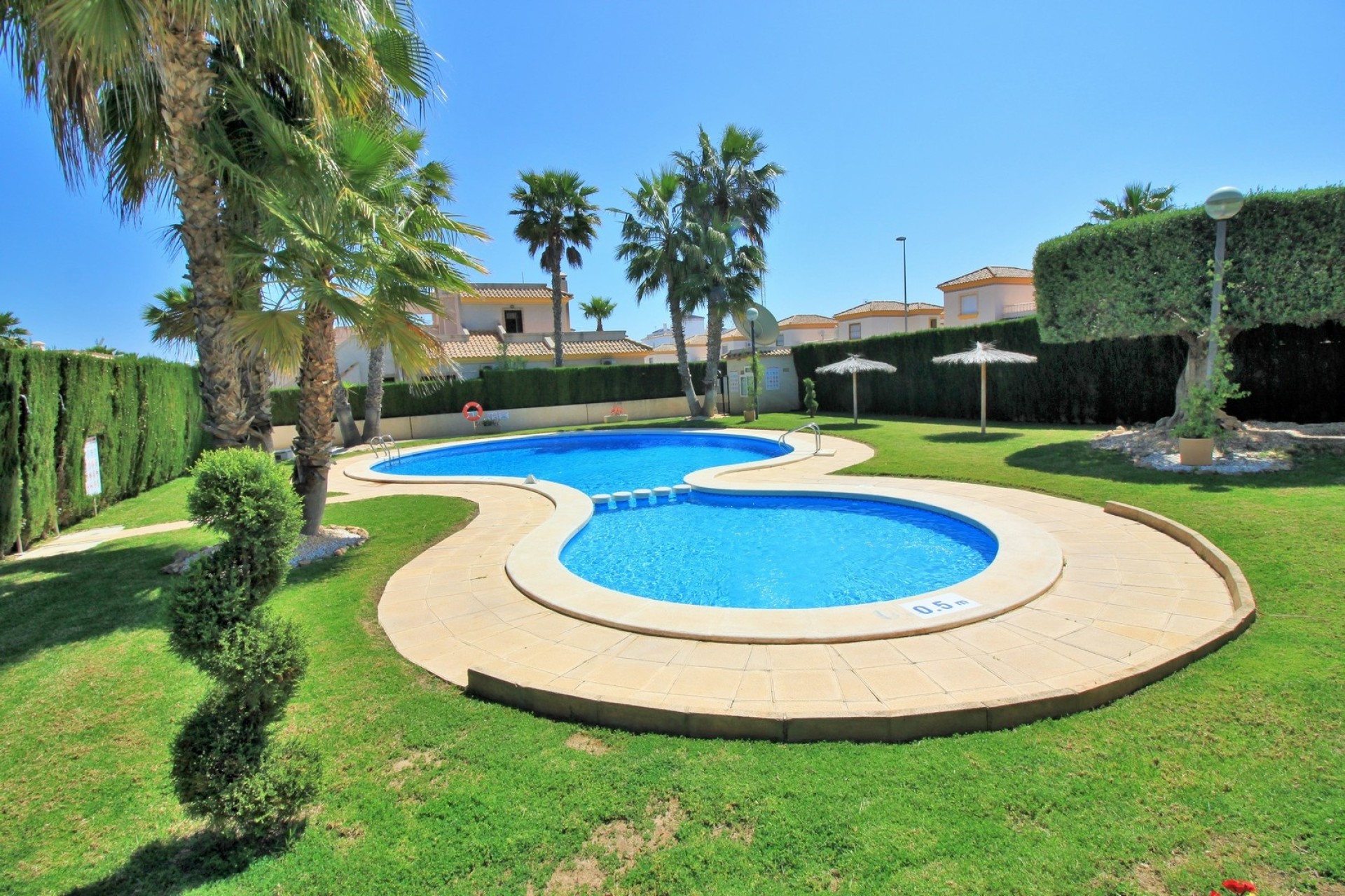 Revente - Maison de ville -
Villamartín - PAU 8