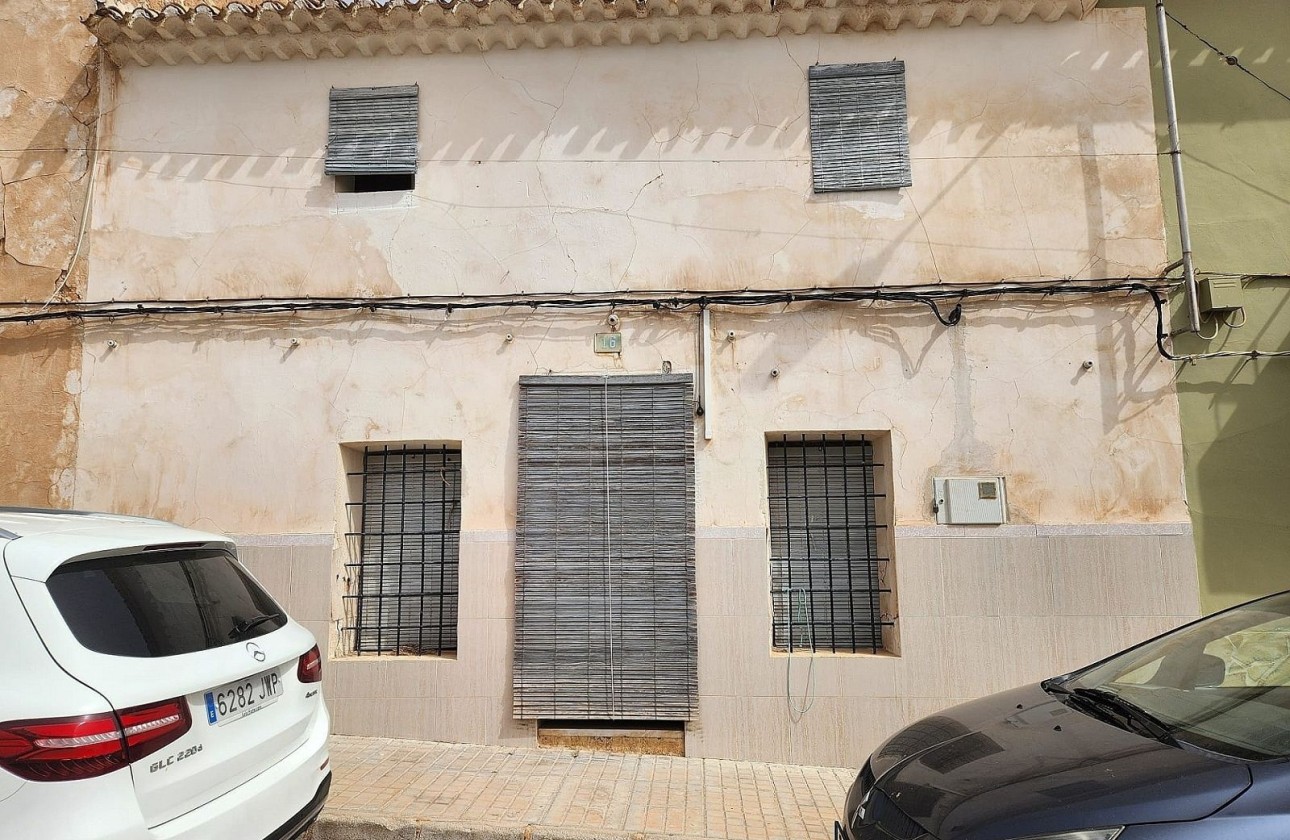 Revente - Maison de ville -
Yecla