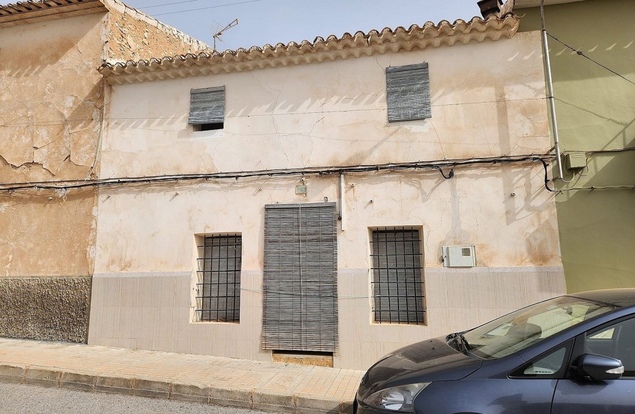 Revente - Maison de ville -
Yecla