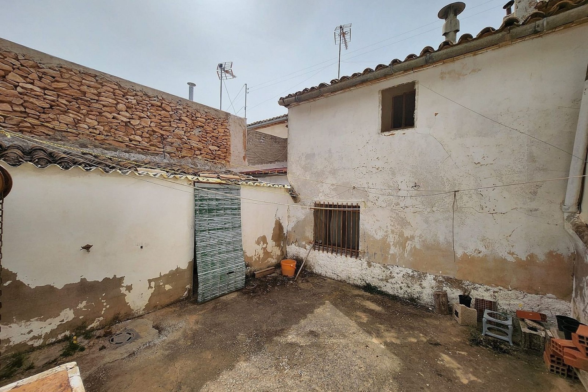 Revente - Maison de ville -
Yecla