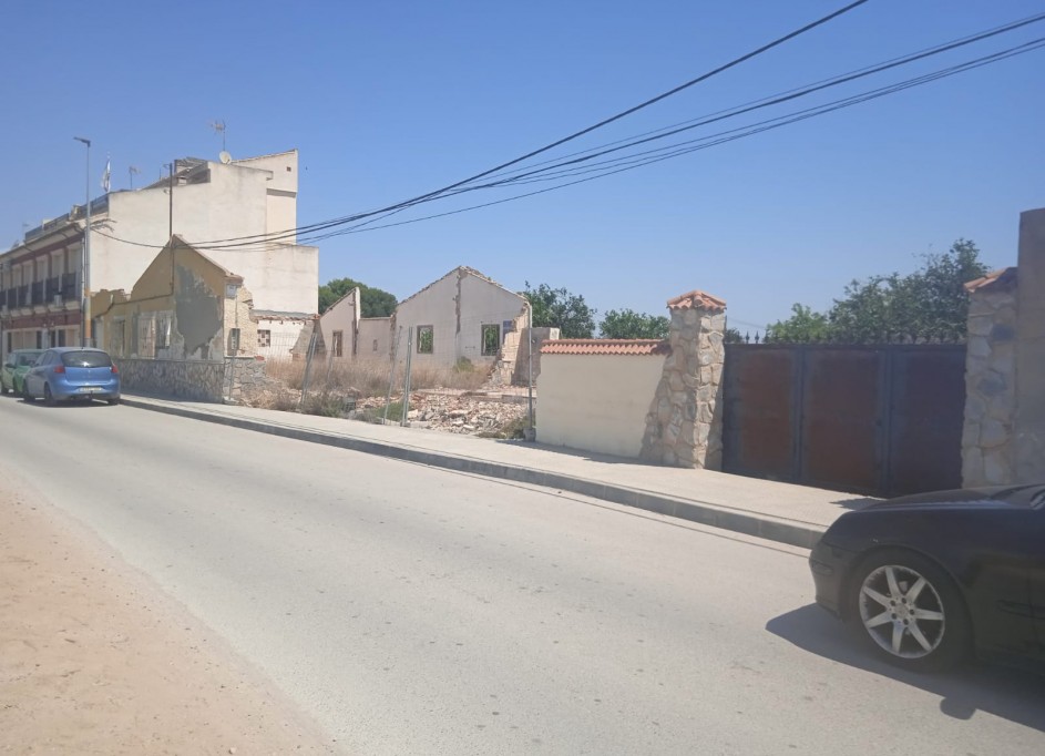 Revente - Parcelle Terrain -
Catral