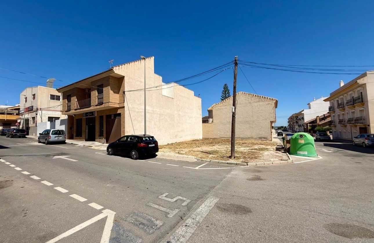 Revente - Parcelle Terrain -
San Miguel de Salinas - CENTRO URBANO
