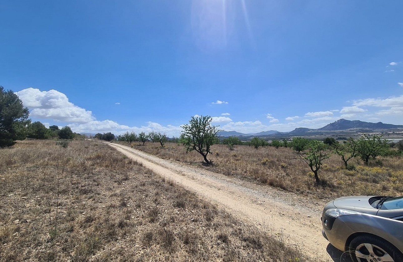 Revente - Parcelle Terrain -
SAX