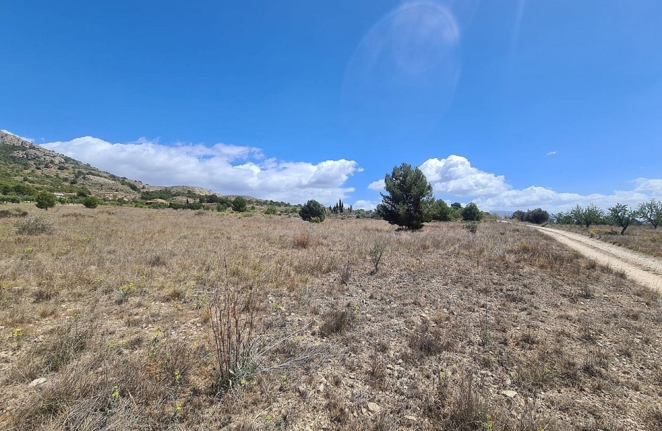 Revente - Parcelle Terrain -
SAX