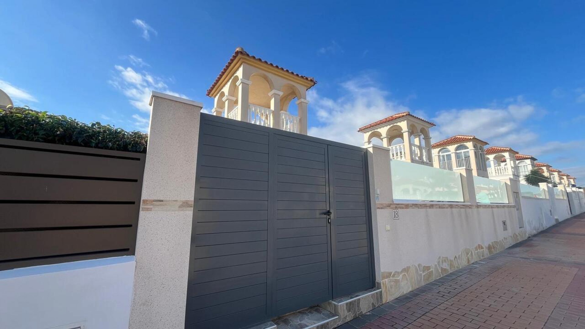 Revente - Villa Individuelle -
Algorfa