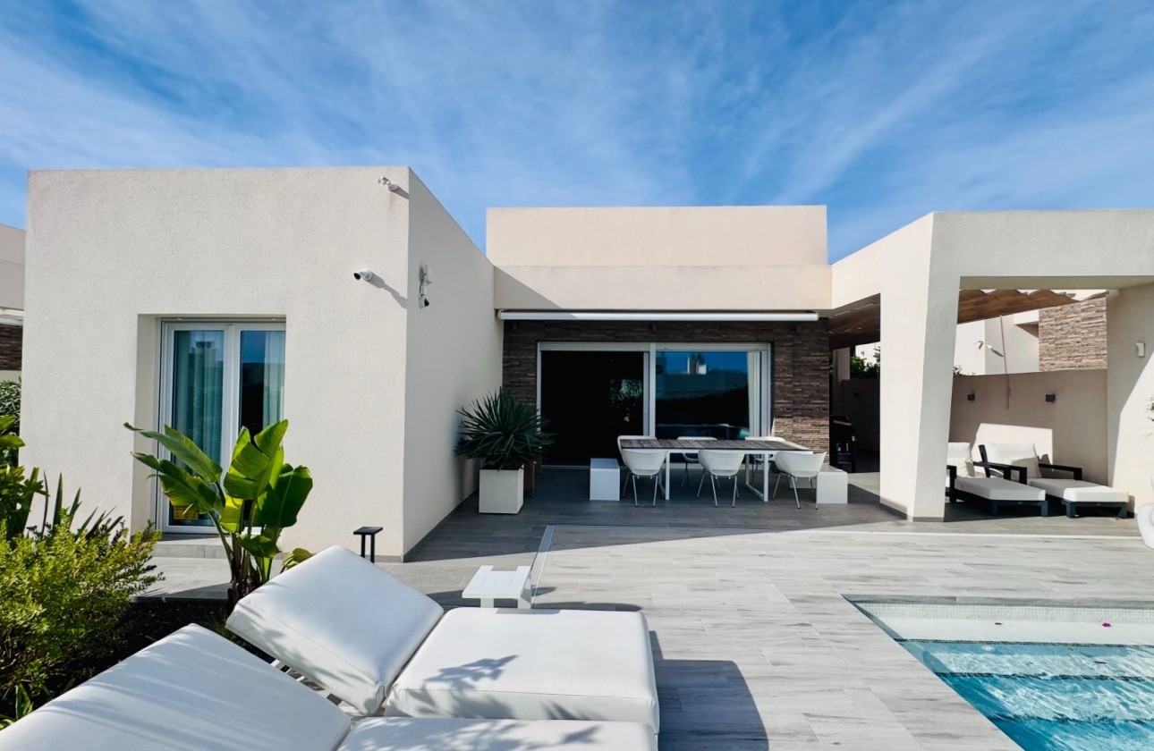 Revente - Villa Individuelle -
Algorfa