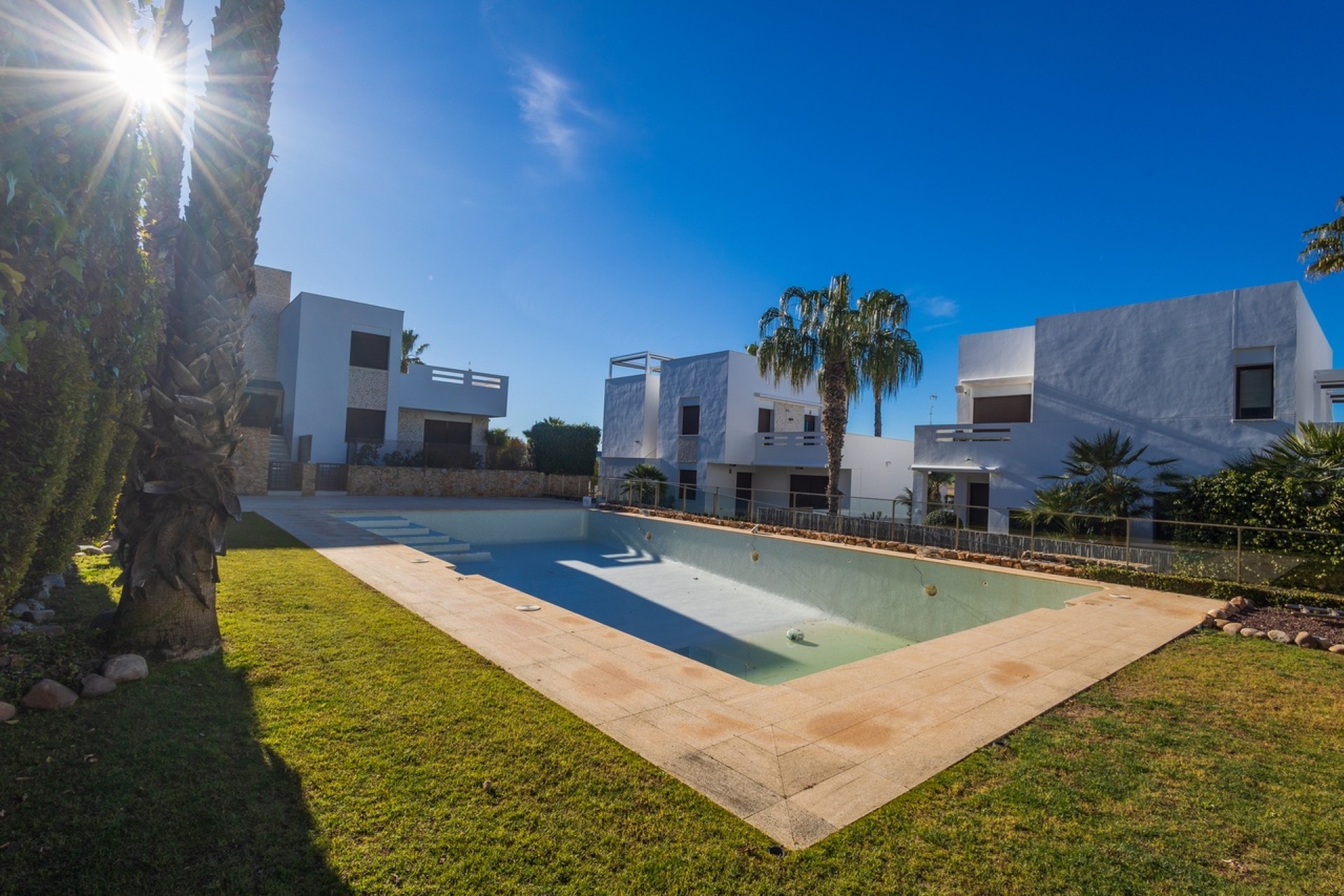 Revente - Villa Individuelle -
Algorfa
