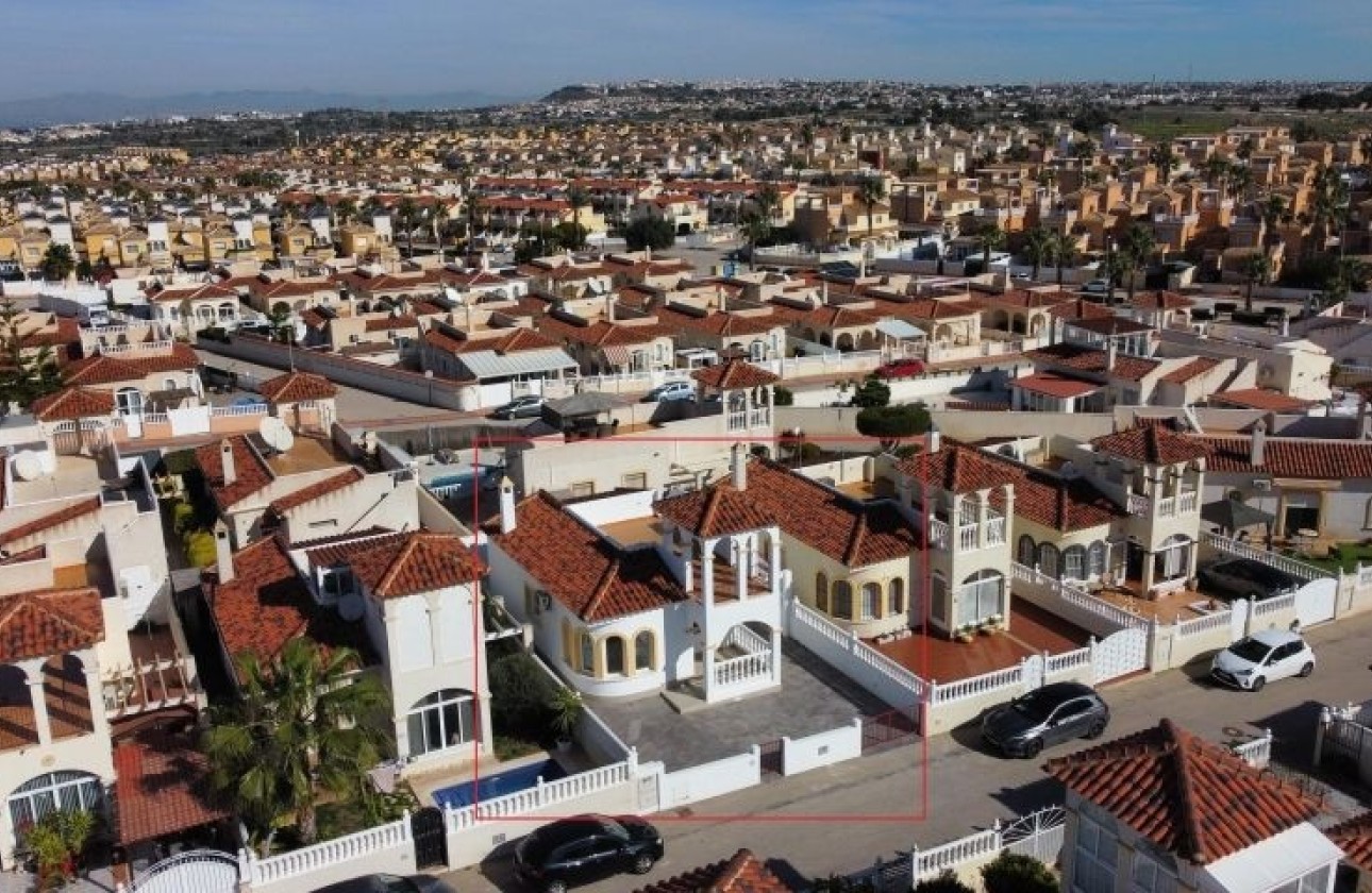 Revente - Villa Individuelle -
Algorfa