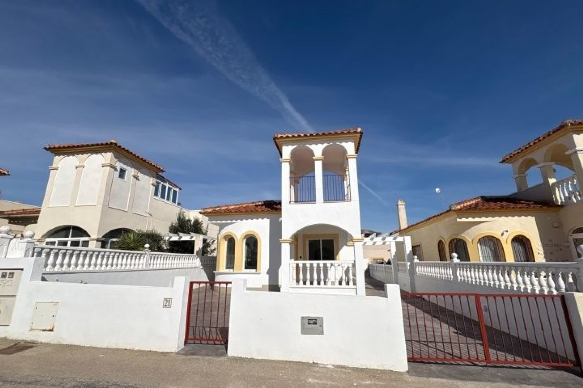 Revente - Villa Individuelle -
Algorfa