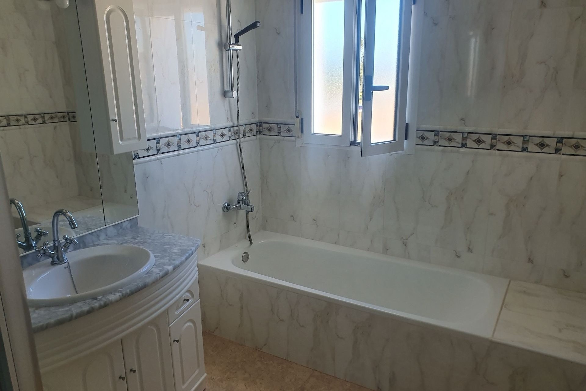 Revente - Villa Individuelle -
Algorfa