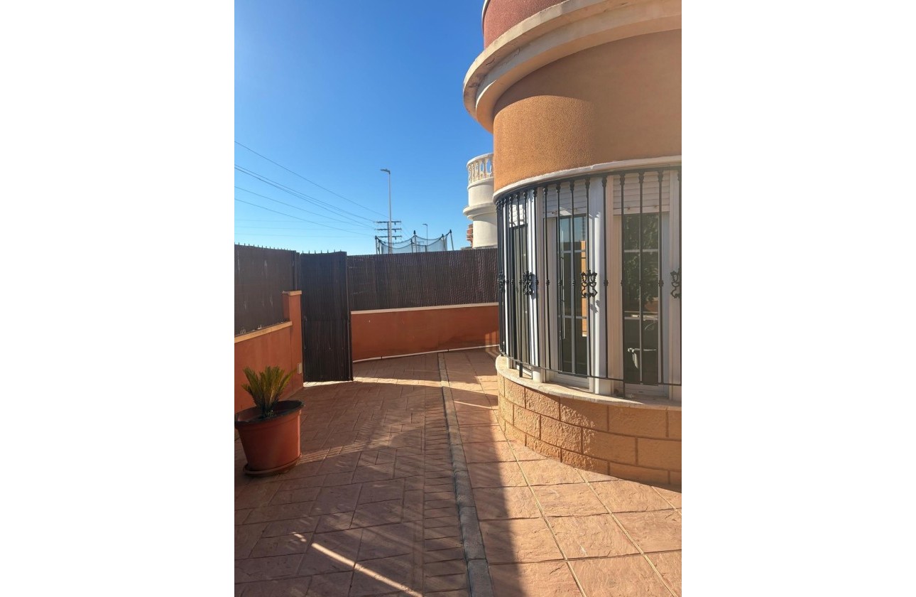 Revente - Villa Individuelle -
Almoradí - El Banet