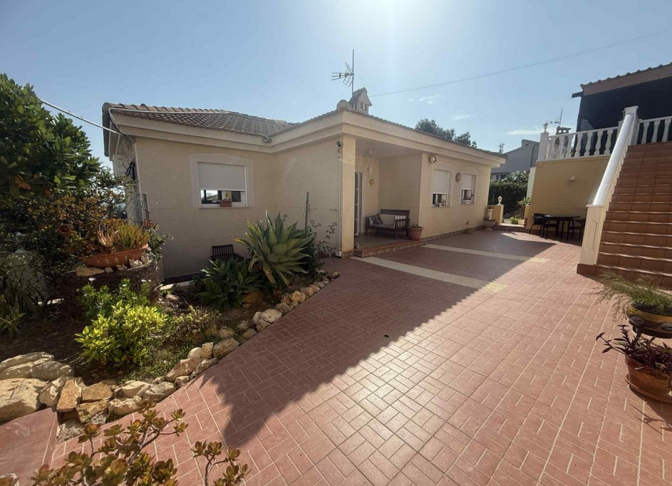 Revente - Villa Individuelle -
Almoradí