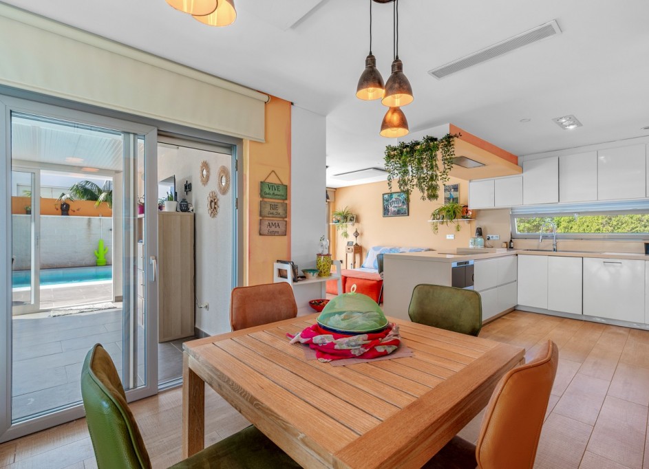 Revente - Villa Individuelle -
Benijofar