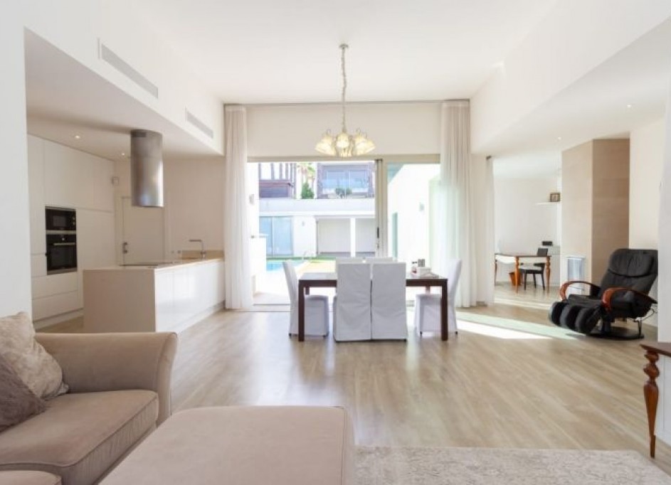 Revente - Villa Individuelle -
Benijofar