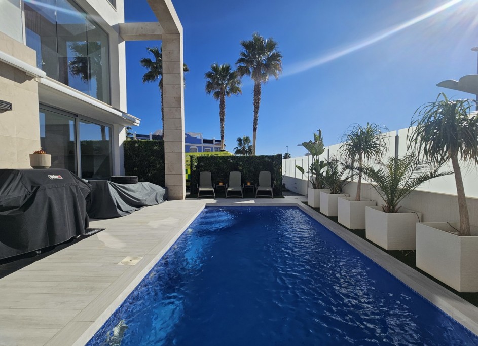 Revente - Villa Individuelle -
Cabo Roig