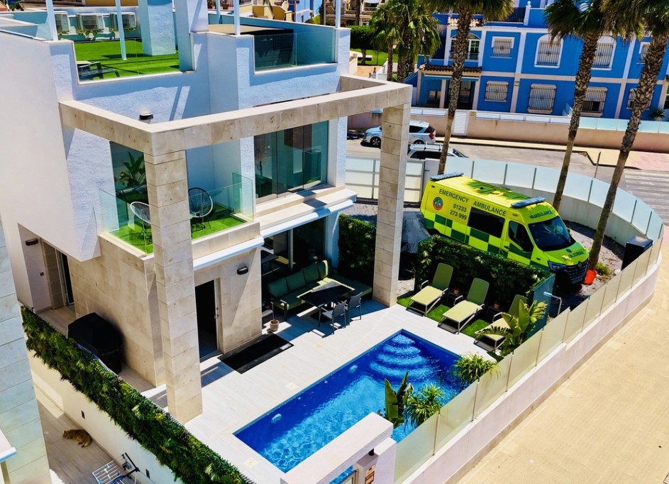 Revente - Villa Individuelle -
Cabo Roig