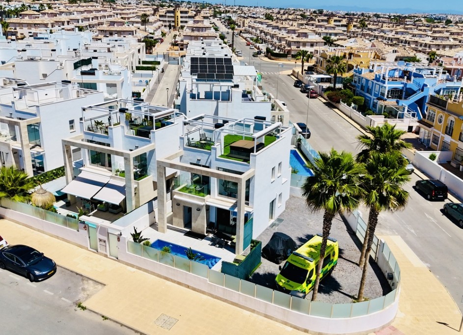 Revente - Villa Individuelle -
Cabo Roig