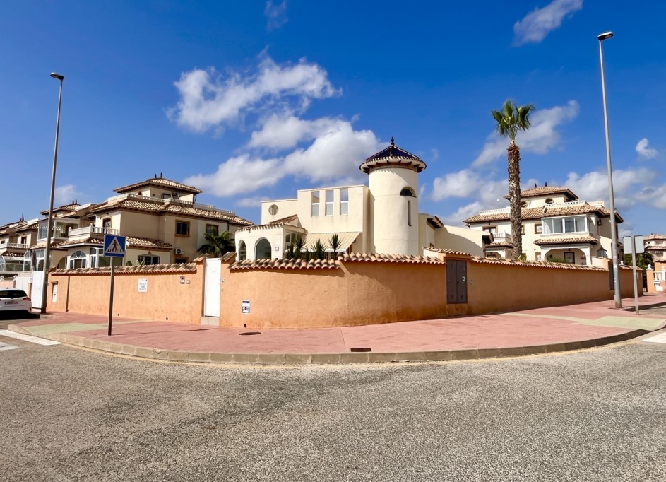 Revente - Villa Individuelle -
Cabo Roig