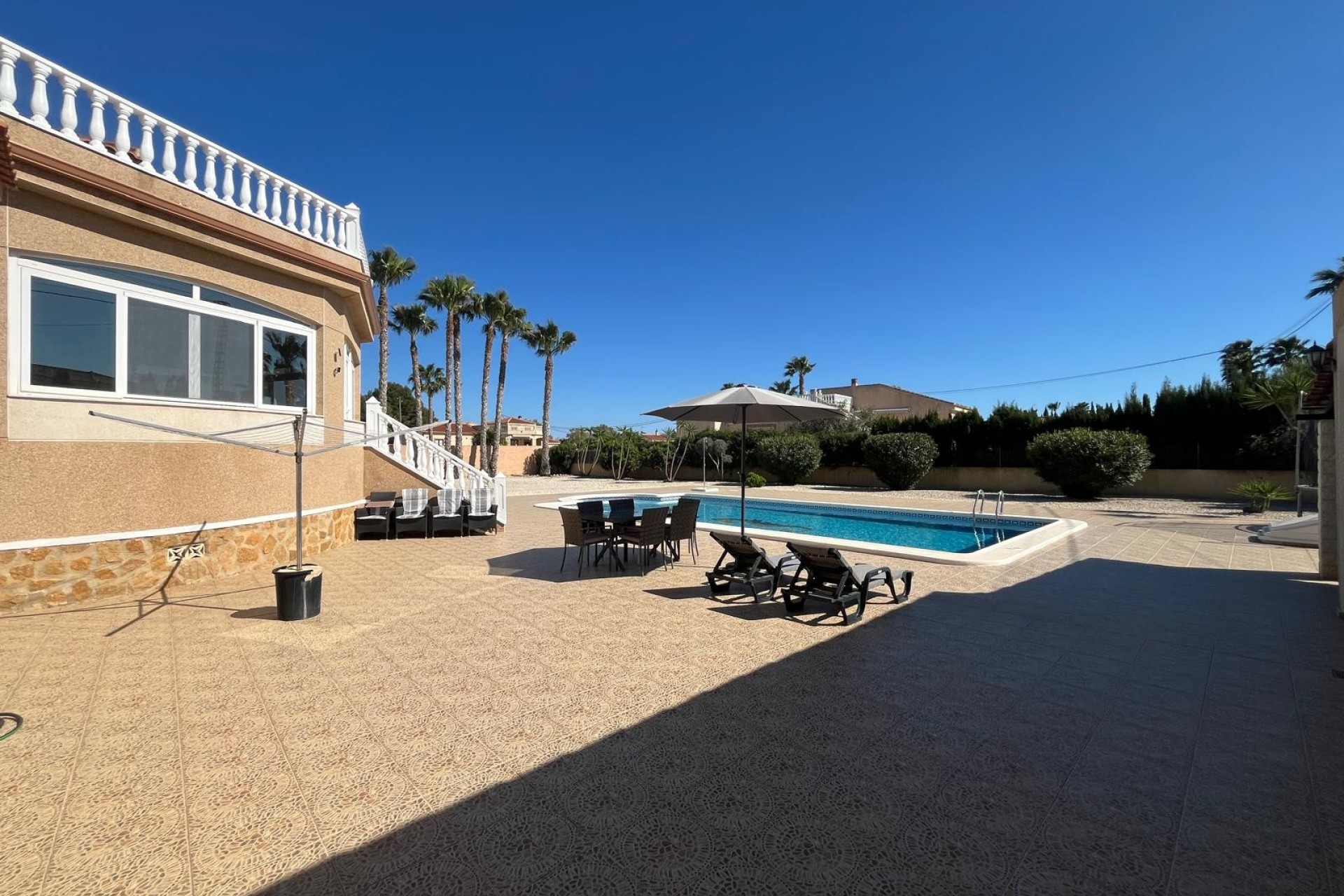 Revente - Villa Individuelle -
Catral