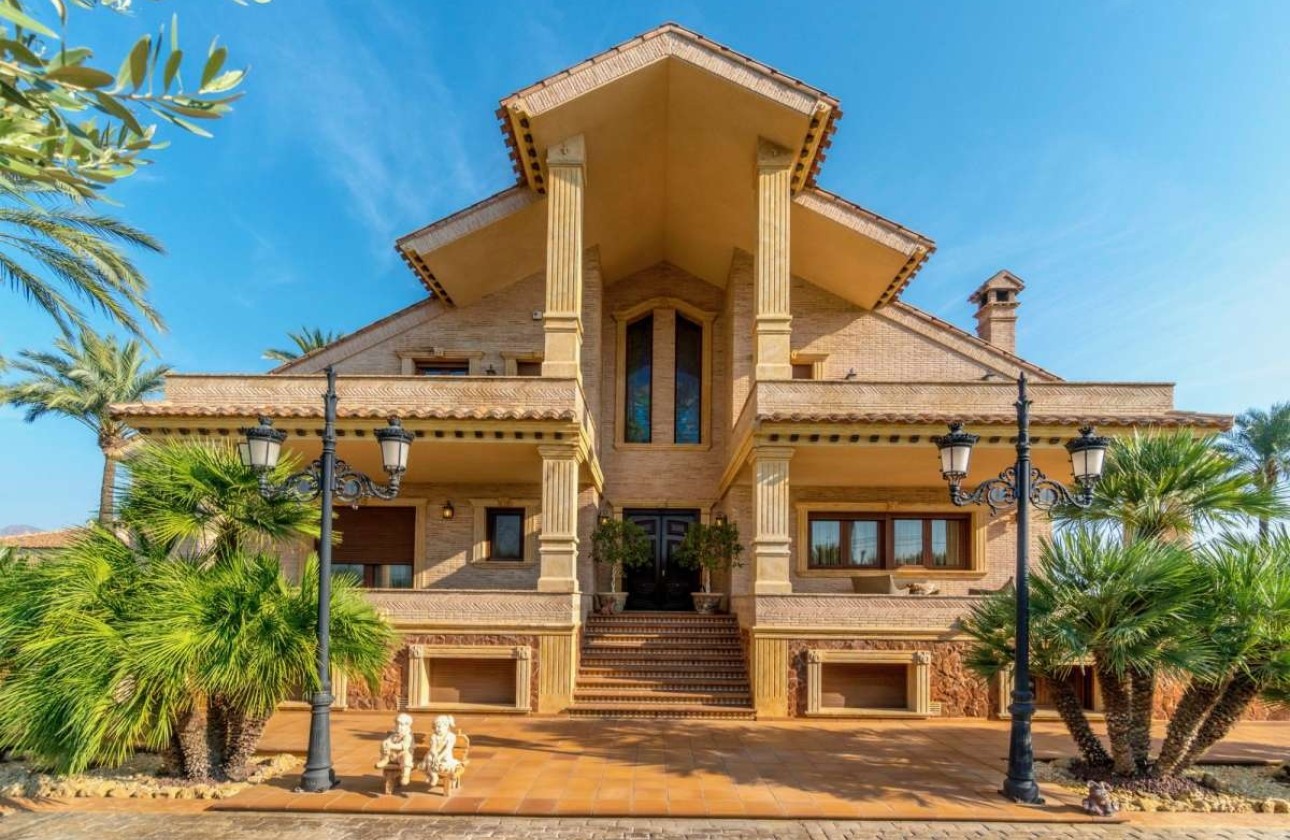 Revente - Villa Individuelle -
Molins - Inland