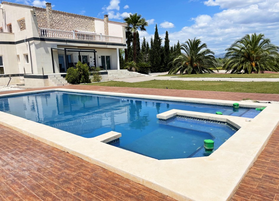 Revente - Villa Individuelle -
Novelda