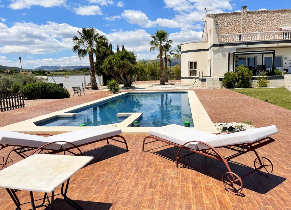 Revente - Villa Individuelle -
Novelda