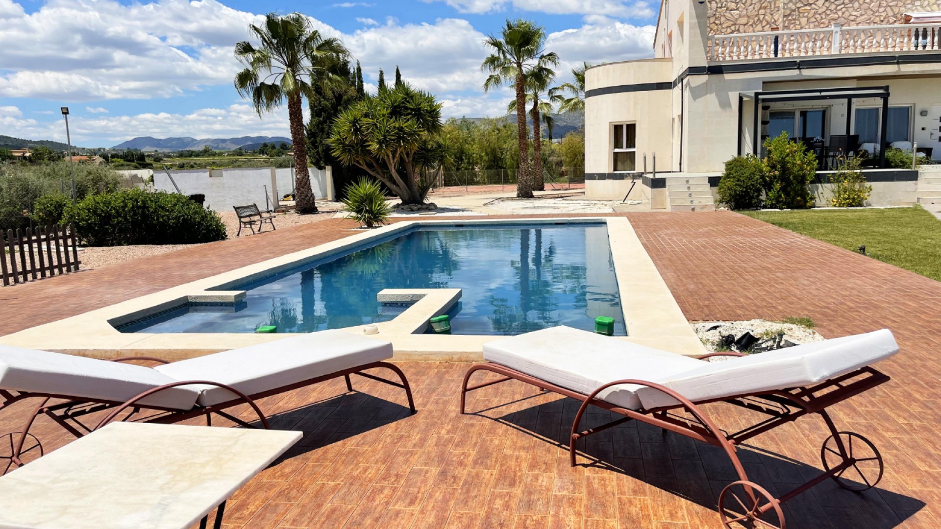 Revente - Villa Individuelle -
Novelda