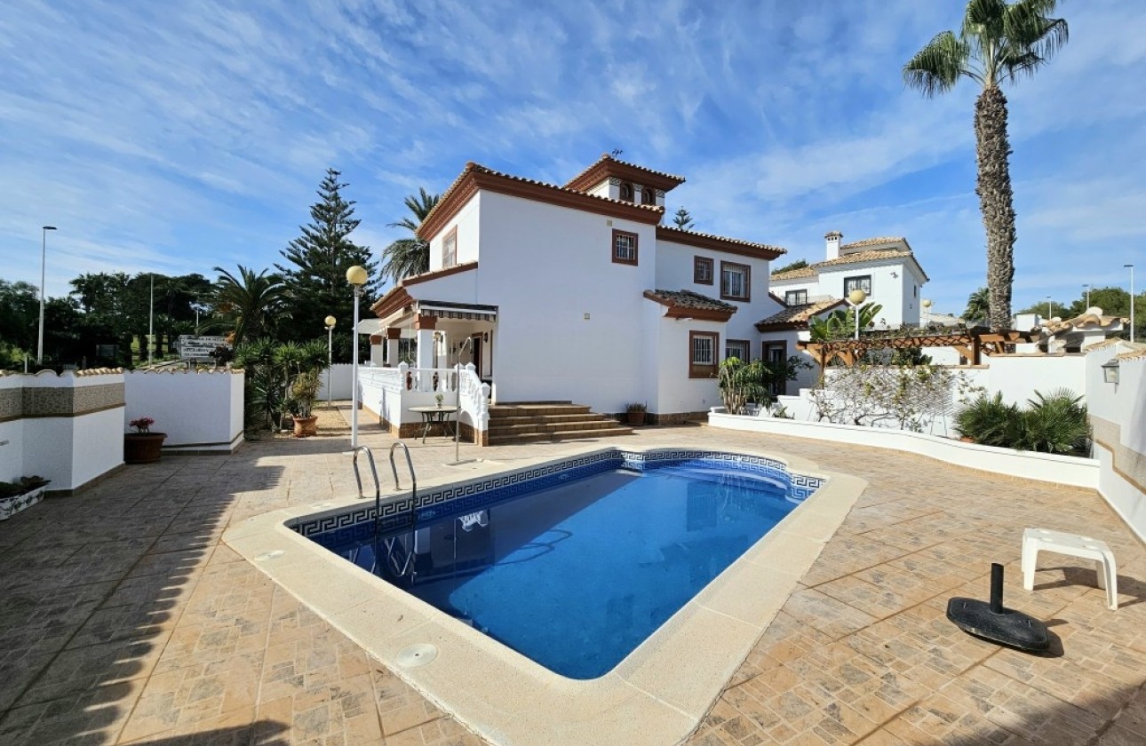 Revente - Villa individuelle -
Orihuela - Campoamor Golf