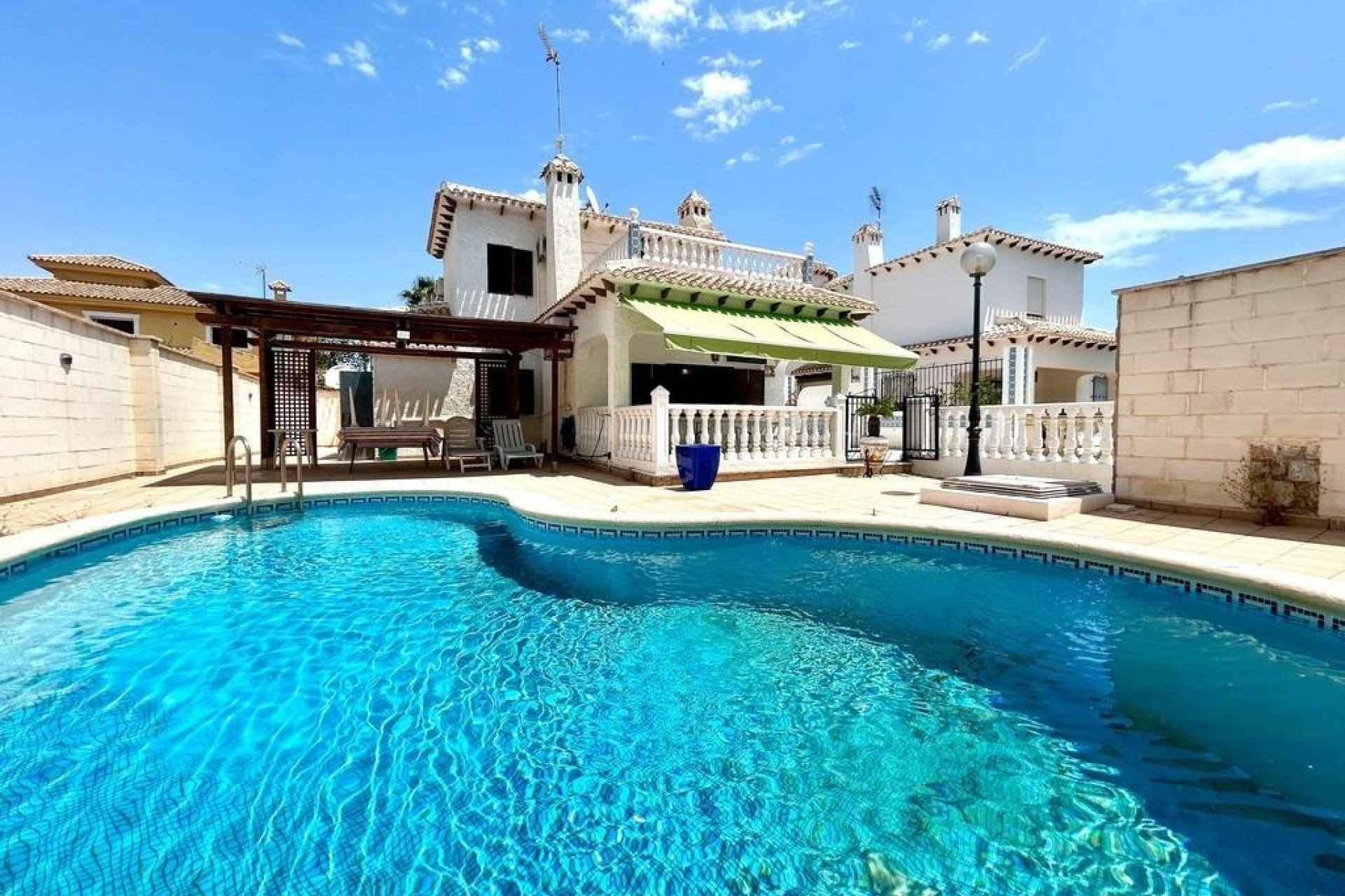 Revente - Villa Individuelle -
Orihuela Costa - La Zenia